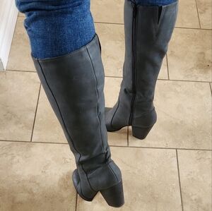 Womens knee high boots size 10us